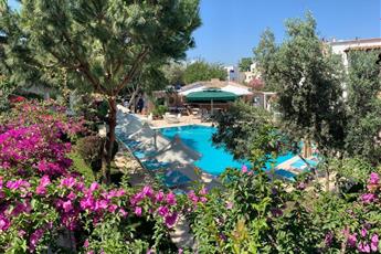 Moonshine Hotel & Suites 3*