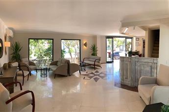 Moonshine Hotel & Suites 3*