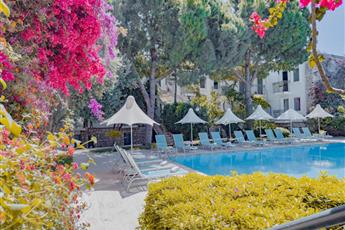 Moonshine Hotel & Suites