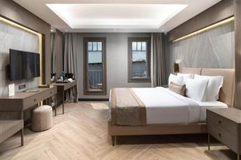 Motto By Mula Hotel 4*