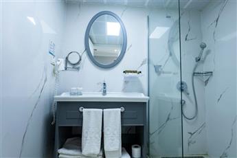 Motto Premium Hotel