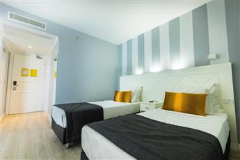 Motto Premium Hotel