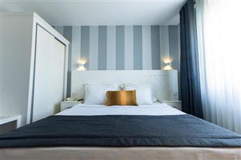 Motto Premium Hotel
