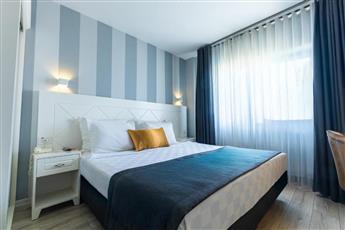 Motto Premium Hotel