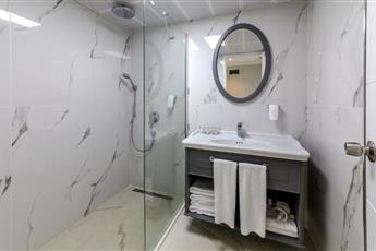 Motto Premium Hotel