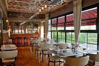 Mövenpick Hotel Istanbul Bosphorus 5*