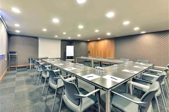 Mövenpick Hotel Istanbul Bosphorus 5*