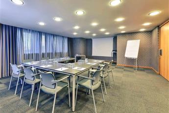 Mövenpick Hotel Istanbul Bosphorus 5*