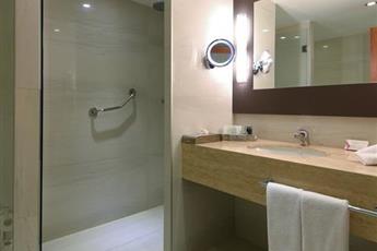 Mövenpick Hotel Istanbul Bosphorus 5*