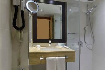 Mövenpick Hotel Istanbul Bosphorus 5*