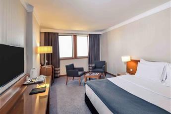 Mövenpick Hotel Istanbul Bosphorus 5*