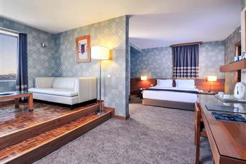 Mövenpick Hotel Istanbul Bosphorus 5*