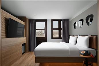 Moxy Istanbul Beyoglu