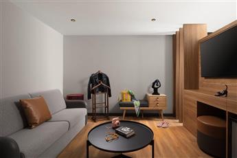 Moxy Istanbul Beyoglu