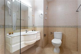 MPM Astoria Hotel 4*