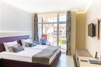 MPM Astoria Hotel 4*