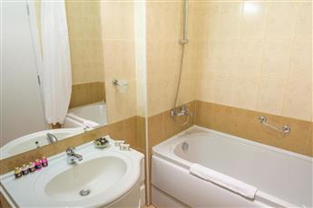 MPM Astoria Hotel 4*