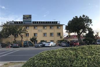 Muz Hotel