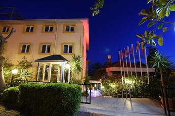 Muz Hotel