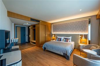 Mylome Luxury Hotel & Resort