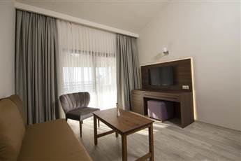 Neopol Deluxe Hotel 4*