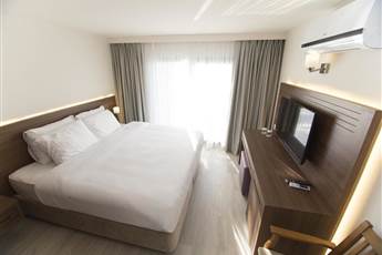 Neopol Deluxe Hotel 4*