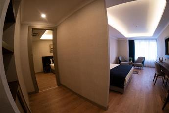 Nevi Hotel & Suites Istanbul Taksim 4*