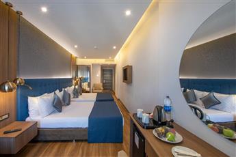 Nova Plaza Crystal Hotel 4*