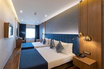 Nova Plaza Crystal Hotel 4*