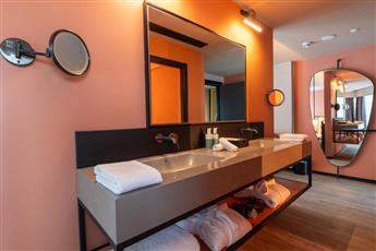 Novotel Istanbul Bomonti 5*