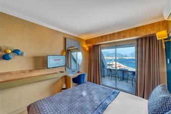 Numa Port Hotel 4*