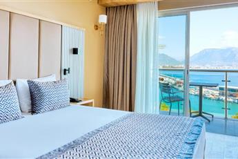 Numa Port Hotel 4*