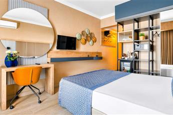 Numa Port Hotel 4*