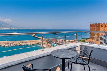 Numa Port Hotel 4*
