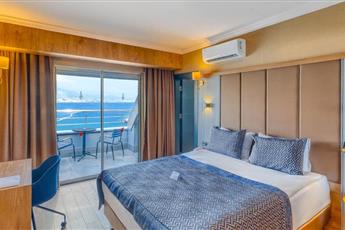 Numa Port Hotel 4*