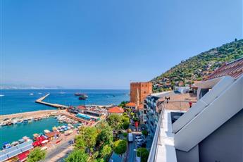 Numa Port Hotel