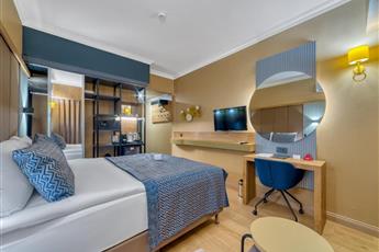 Numa Port Hotel