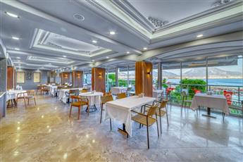 Numa Port Hotel