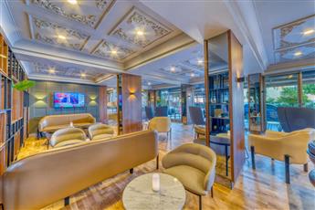 Numa Port Hotel