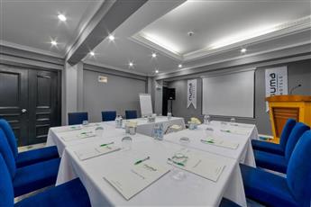 Numa Port Hotel