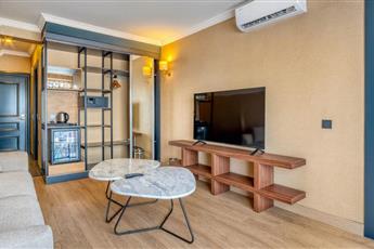 Numa Port Hotel