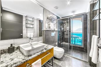 Numa Port Hotel
