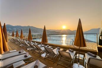 Numa Port Hotel