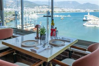 Numa Port Hotel