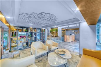 Numa Port Hotel