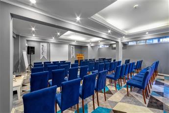 Numa Port Hotel