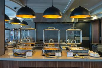 Numa Port Hotel