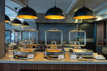 Numa Port Hotel