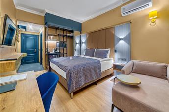 Numa Port Hotel