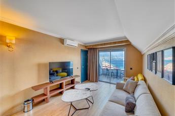 Numa Port Hotel